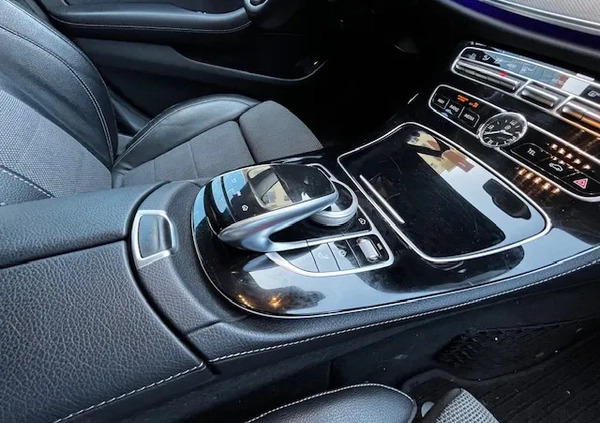 Mercedes-Benz Klasa E cena 94799 przebieg: 161000, rok produkcji 2017 z Kazimierza Wielka małe 232